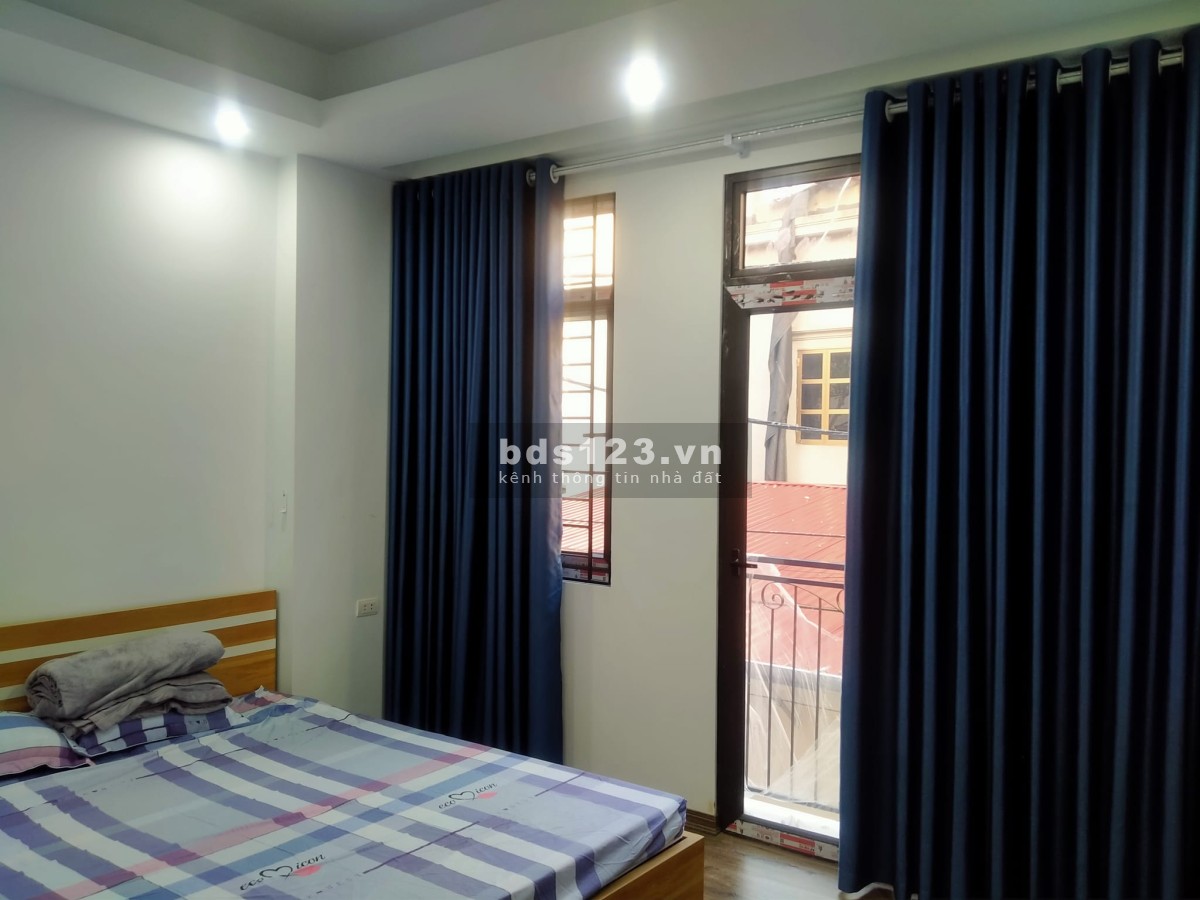 Bán nhà đẹp Trịnh Văn Bô, DT 40m² x 4 tầng, MT 5,2m, ở ngay ô tô đỗ cửa, giá bán 4,95 tỷ