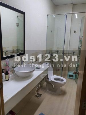 Bán gấp nhà hẻm xe hơi đường Hồng Lạc, quận Tân Bình, DT 60m², nhỉnh giá 5 tỷ