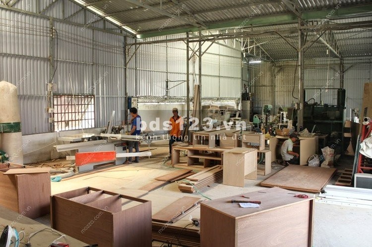 Bán nhà xưởng Liên Hà, ngõ thông ô tô, 2 mặt ngõ, 103 m2, giá chỉ 3,3 tỷ