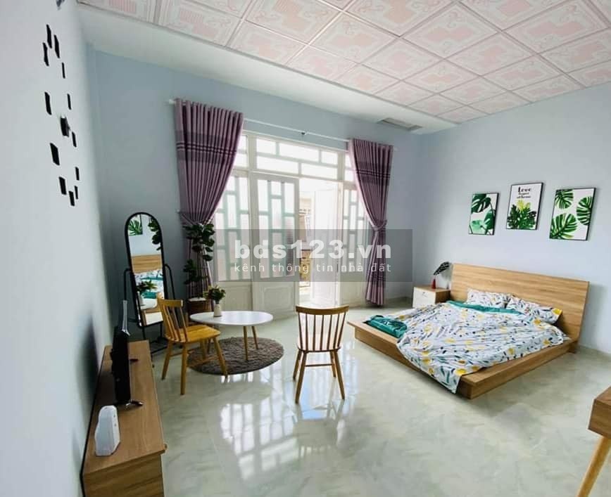 Bán gấp căn nhà ngay chợ Phú Lạc, Bình Chánh, sổ hồng chính chủ