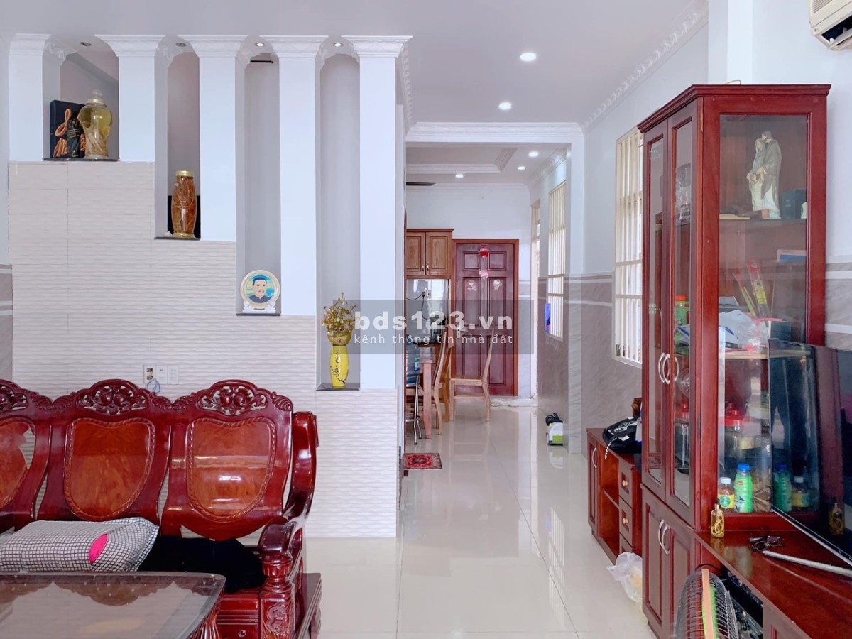 Bán nhà hẻm xe hơi đường 339, phường Phước Long B, quận 9, DT 105m², giá chỉ 7,6 tỷ
