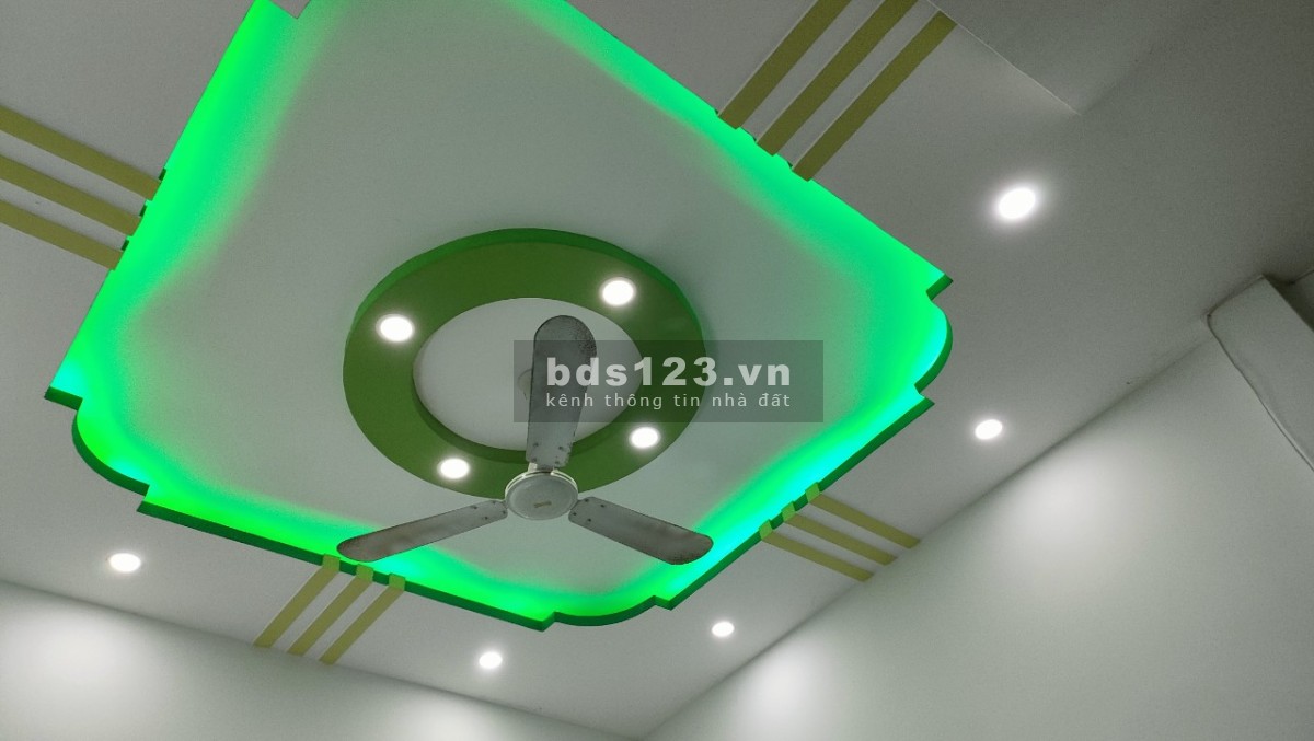 Nhà mặt tiền Tân Hiệp 2,5 tầng nhà chủ đang ở khu an ninh