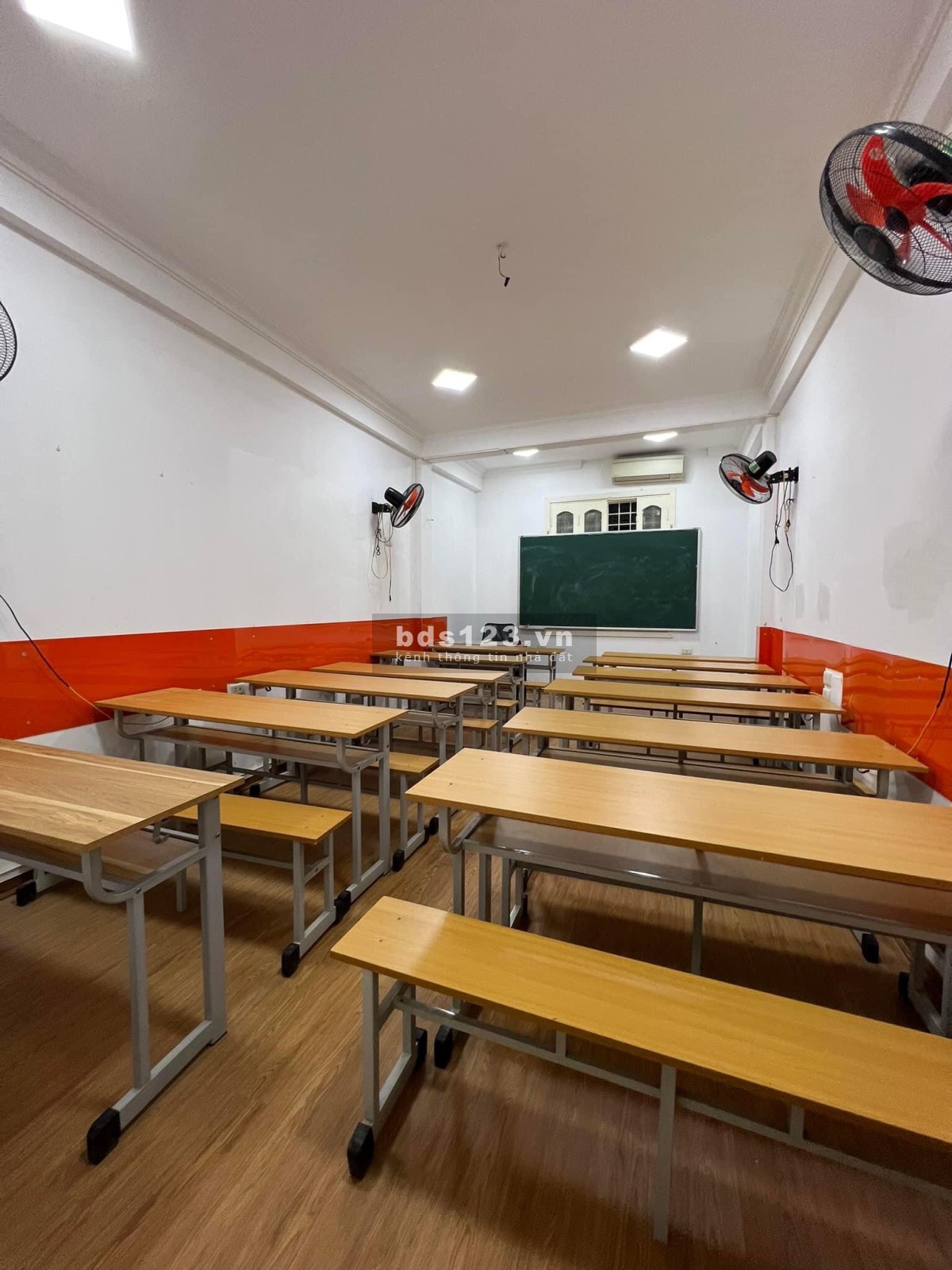 Ô tô tránh ngõ 81 Láng Hạ toà nhà phân lô đang cho thuê gần 1000 dtsd 55m2
