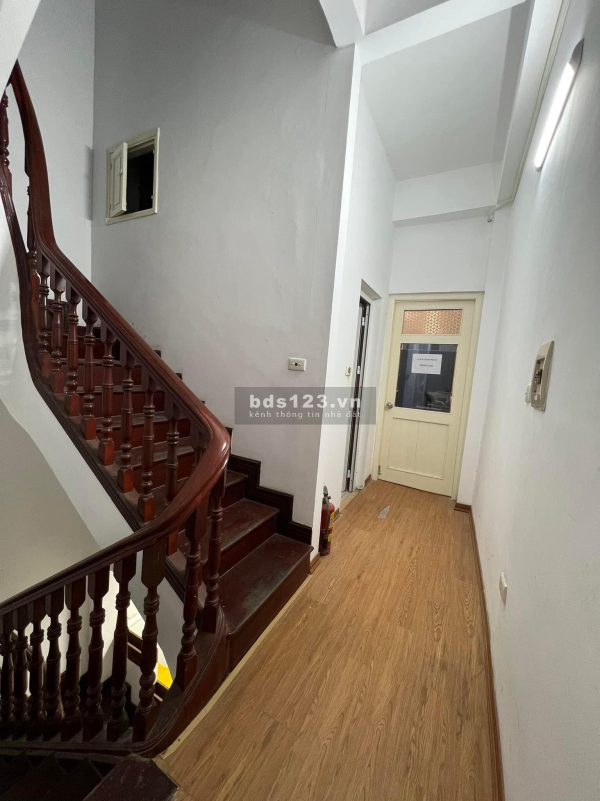 Ô tô tránh ngõ 81 Láng Hạ toà nhà phân lô đang cho thuê gần 1000 dtsd 55m2