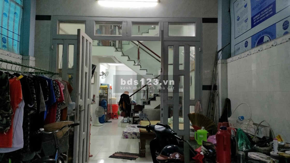 Nhà mặt tiền Tân Hiệp 2,5 tầng nhà chủ đang ở khu an ninh