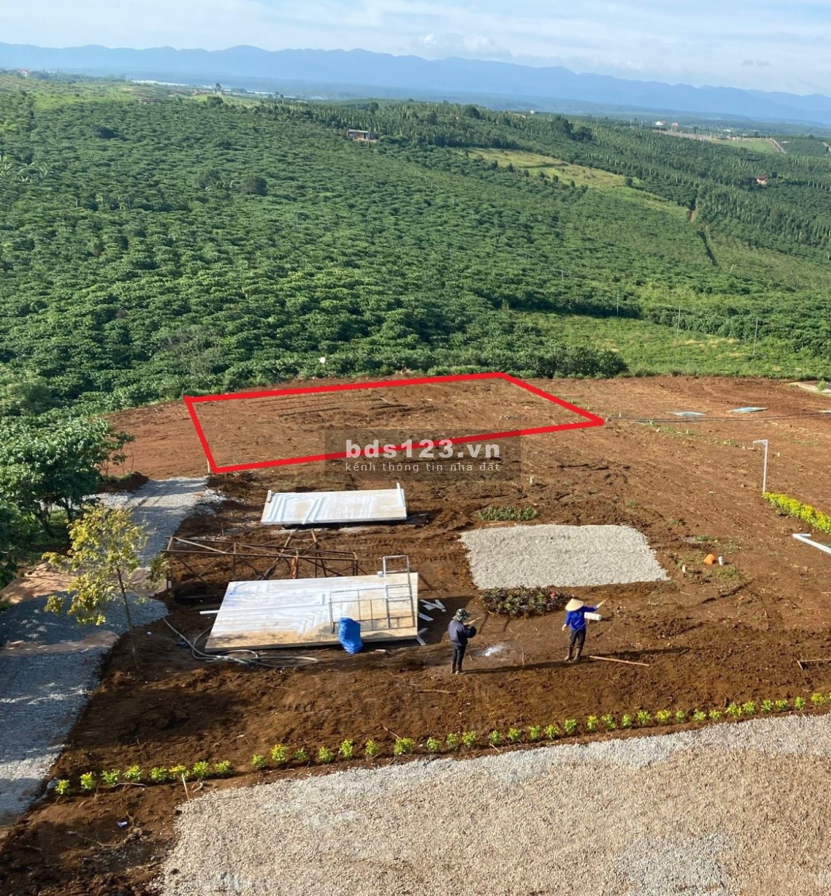 Hơn 3 sào đất Bảo Lộc view hồ, đồi chè, 900 triệu , chiết khấu 1% cho ai thiện chí
