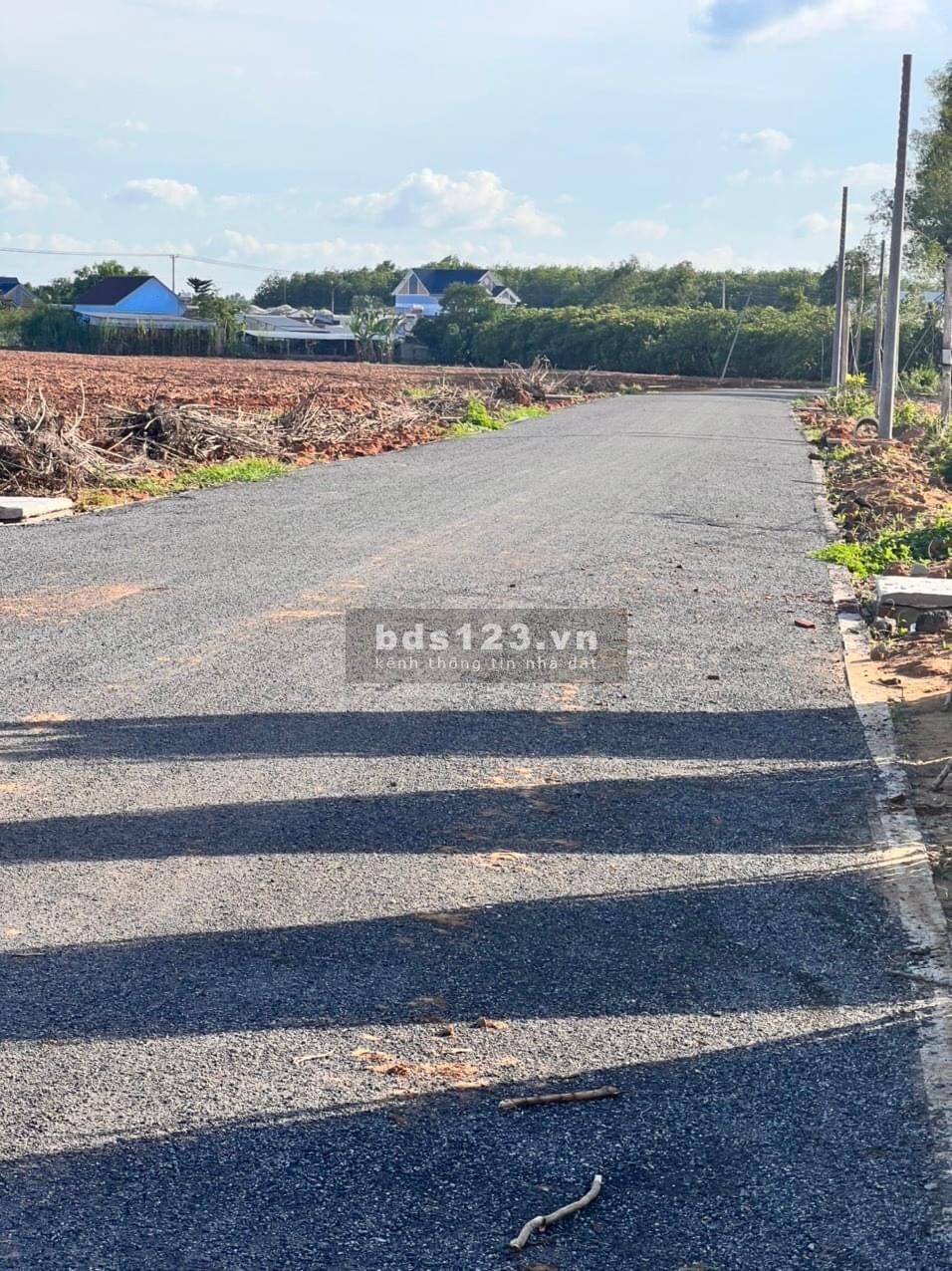 Bác gửi bán gấp đất vườn 1109m2 ngang 12m giá 610tr sổ riêng