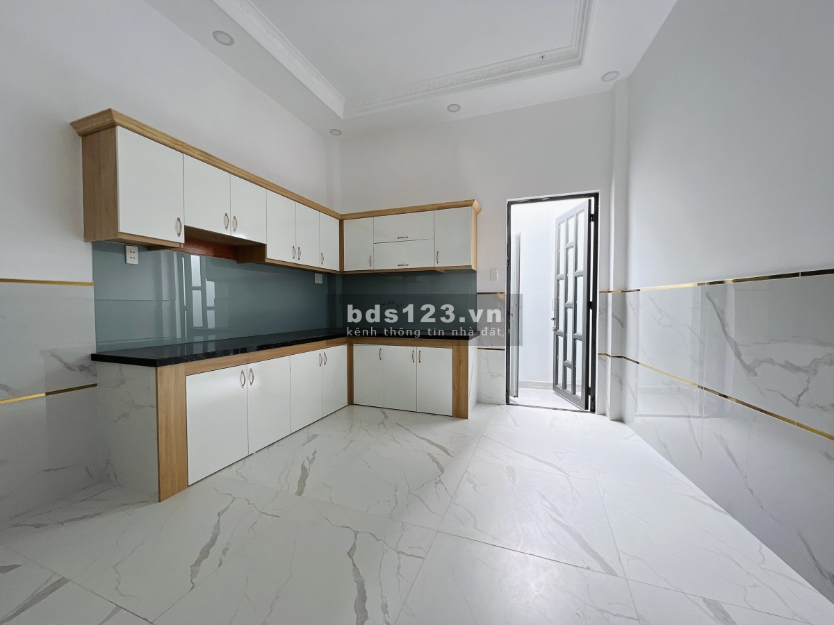 Bán nhà chính chủ mơi xây, DT 49m² x 2 lầu (4PN) sân thượng, giá 2,980 tỷ có TL