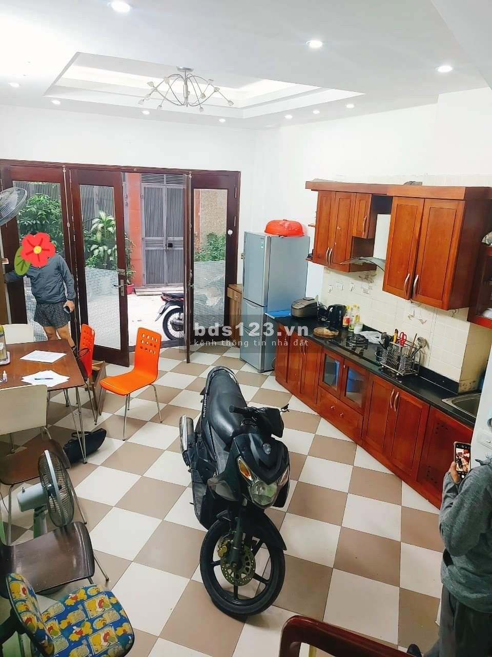 Bán nhà Cầu Giấy ngõ thông dân cư đông, ô tô tránh, kinh doanh văn phòng