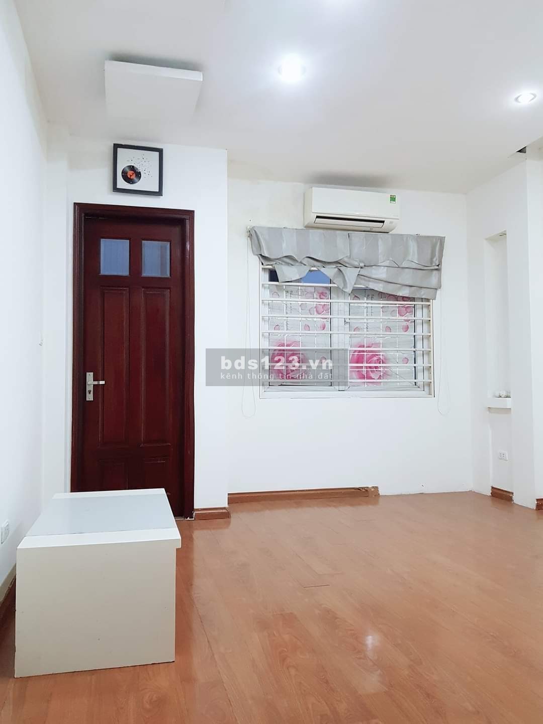 Bán nhà Cầu Giấy ngõ thông dân cư đông, ô tô tránh, kinh doanh văn phòng