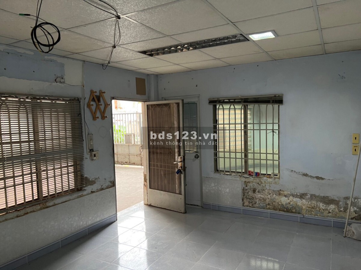 Cho thuê nhà xưởng 700m2 đường 8m ngay Đường 4 ,HBP ,TP Thủ Đức