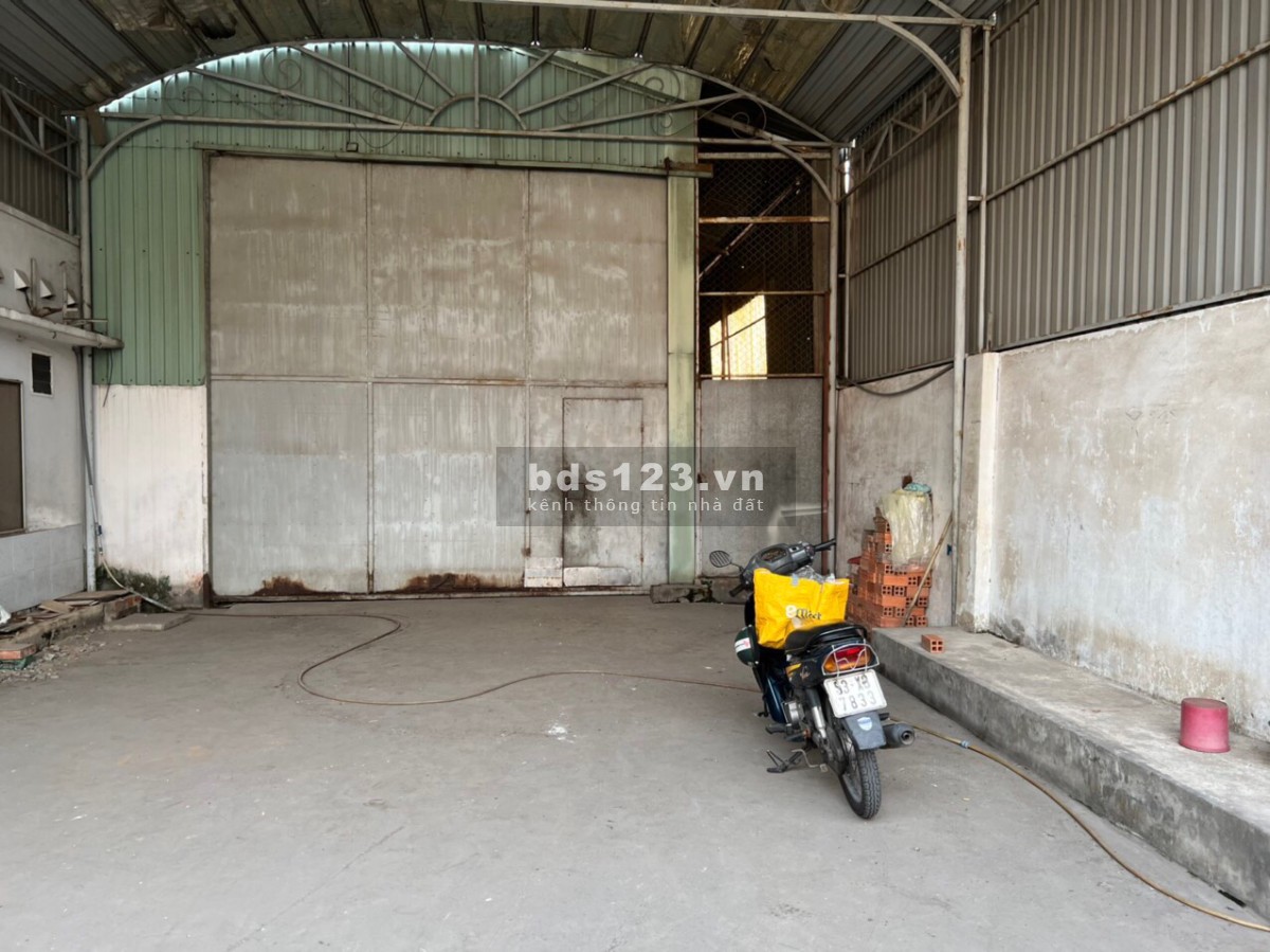 Cho thuê nhà xưởng 700m2 đường 8m ngay Đường 4 ,HBP ,TP Thủ Đức