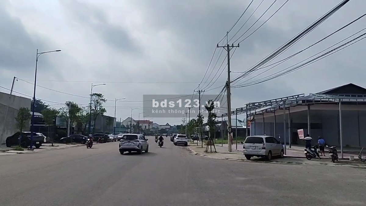 Đất mặt tiền kinh doanh ngay sau QL14, thuộc khu hành chính phường, 3 trường học và chợ Minh Thành.