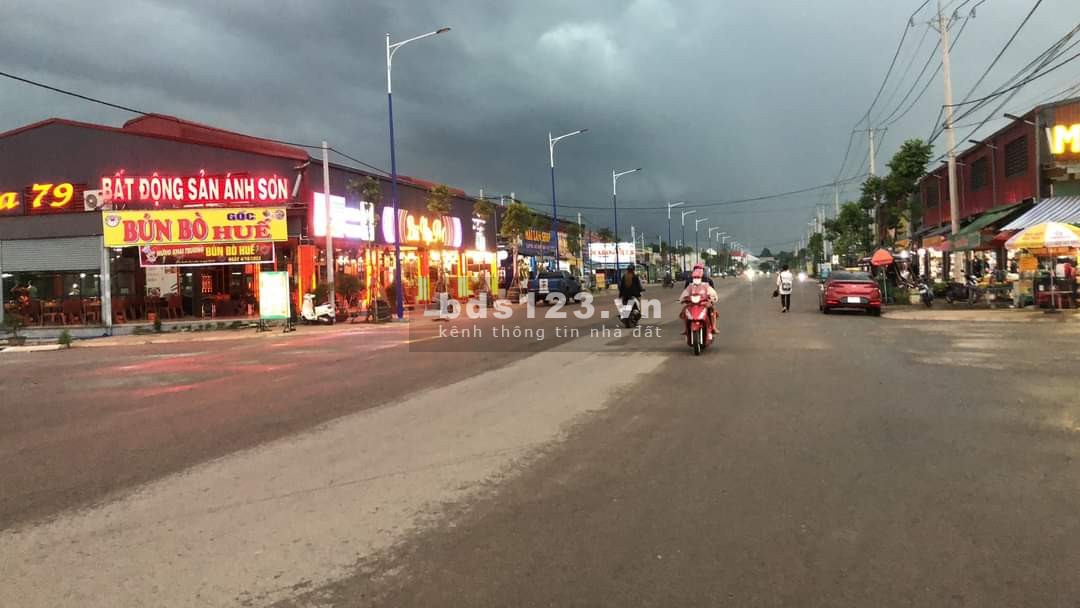 Đất mặt tiền kinh doanh ngay sau QL14, thuộc khu hành chính phường, 3 trường học và chợ Minh Thành.