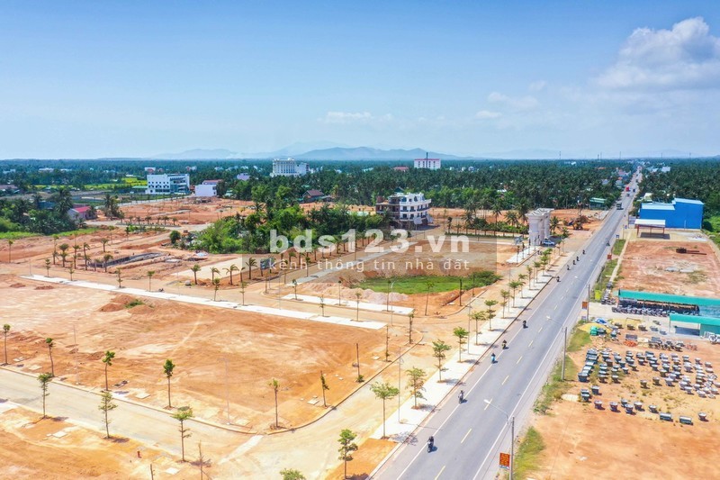 Bán đất ven biển Tam Quan Bắc, KDT quy hoạch hiện đại chuẩn cao cấp, điện âm 100%. Suất đầu tư 900tr