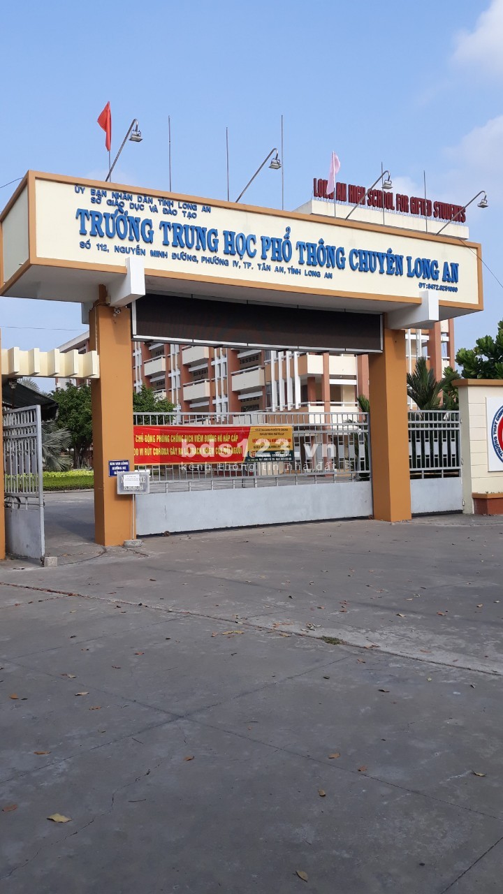 Bán đất (15x50m) mặt tiền đường Võ Văn Môn, phường 4 Tân An