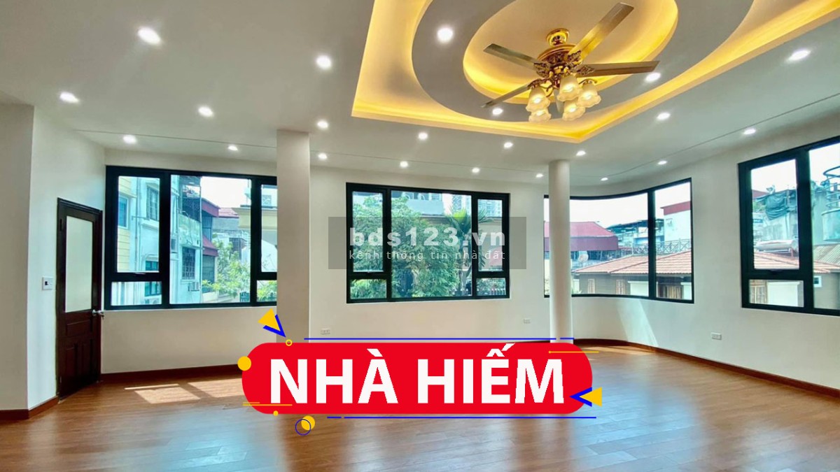 Ngay ngã tư lô góc Nguyên Hồng kinh doanh đỉnh 7 tầng thang máy, hơn 25 tỷ