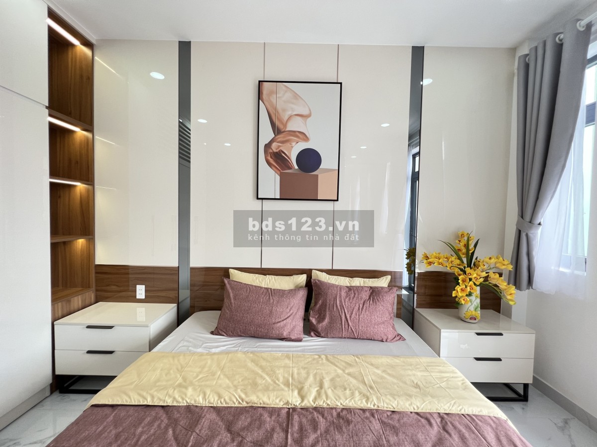 Bán căn góc 2 mặt tiền DTSD 300m² x 4 tầng ngay chợ Bà Hom cũ Tỉnh Lộ 10, Tên Lửa, quận Bình Tân