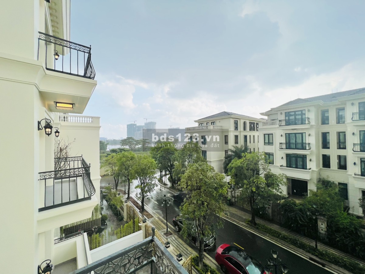 Biệt thự Bason full nội thất nhà mới 100% mua trực tiếp CĐT, có hỗ trợ vay, dt 225m2, giá 185 tỷ