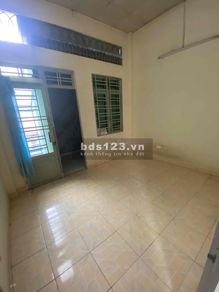 Cho thuê nhà đường Tân Hòa Đông giá 5.5tr / tháng lh 0915718879