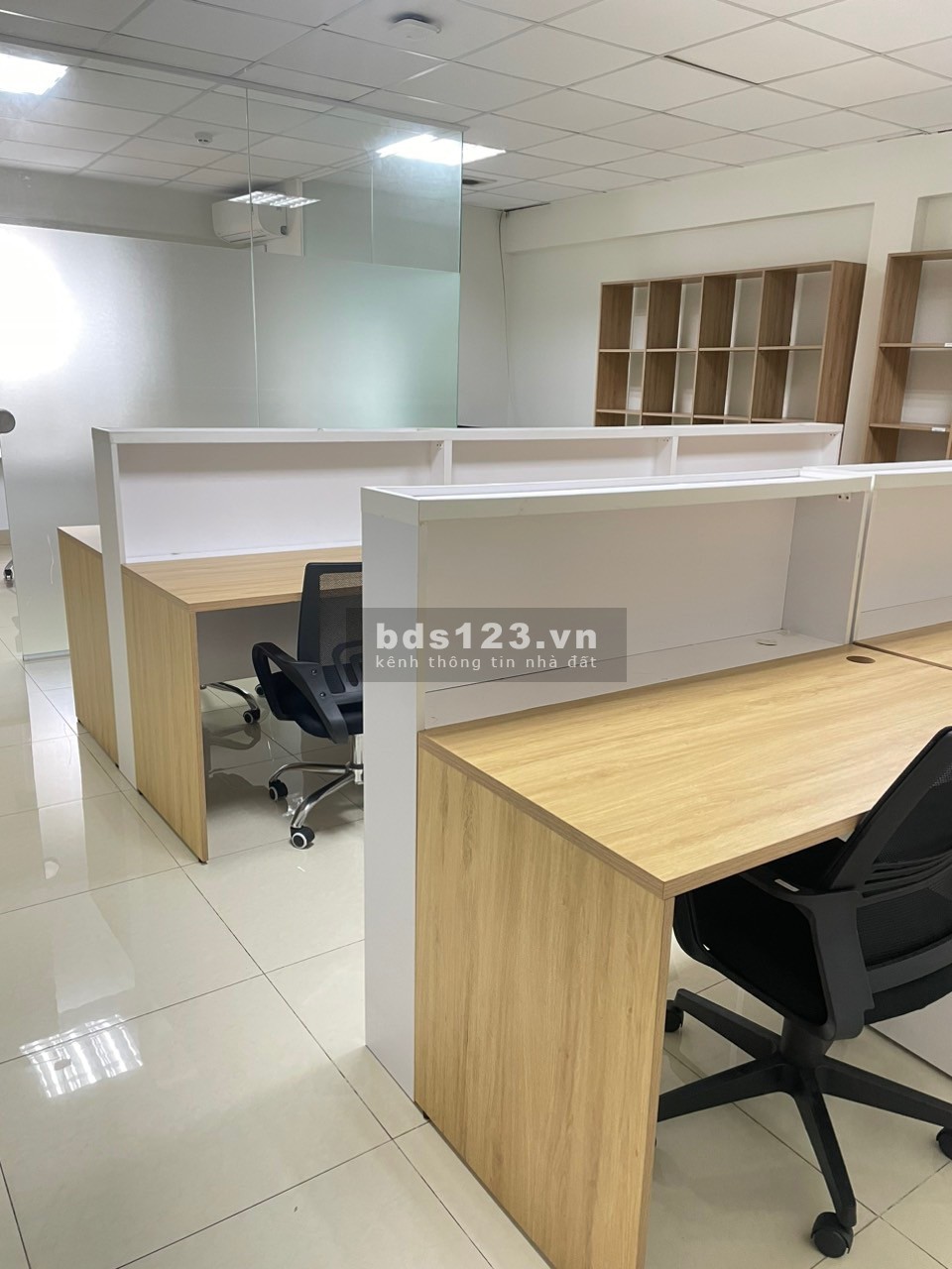 Cho thuê văn phòng đầy đủ tiện nghi và nội thất vào làm việc luôn