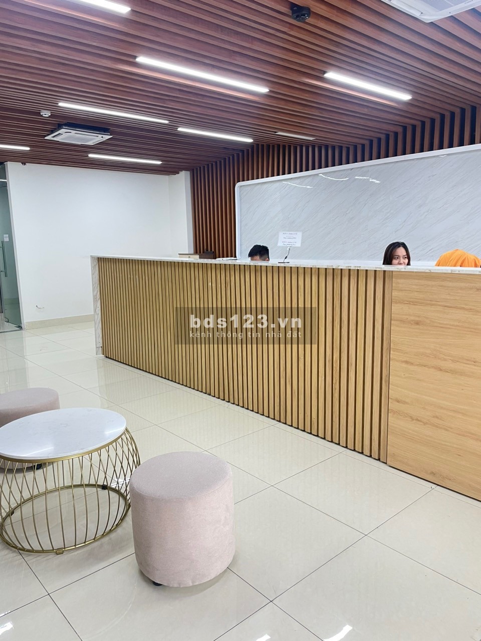 Cho thuê văn phòng đầy đủ tiện nghi và nội thất vào làm việc luôn