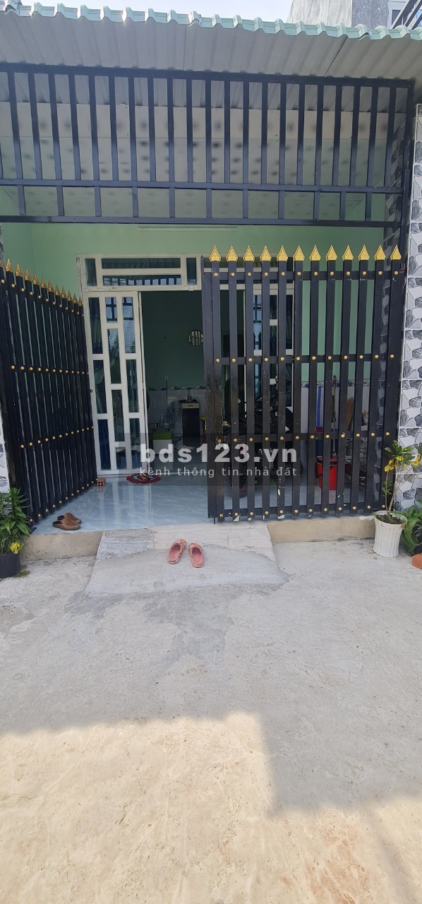 Chính chủ cần bán nhà giáp TPHCM, cách Hóc Môn chỉ 2km