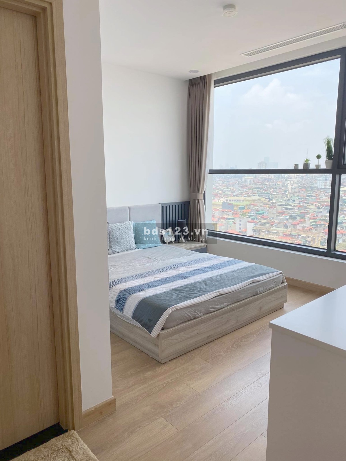 Chỉ 4.x Tỷ bán căn hộ 82m2 sổ đỏ chính chủ tại Hinode city, 201 Minh khai, HBT, HN