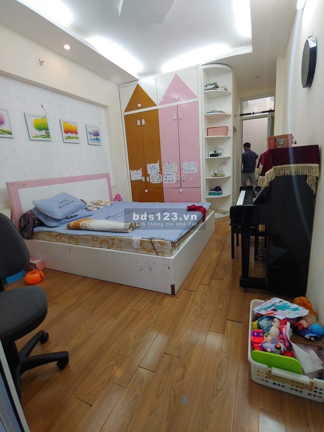 Bán nhà Cầu Giấy, mới tinh, nhà xây để ở nhưng có nhu cầu bán gấp, DT 30m², giá bán 4,5 tỷ
