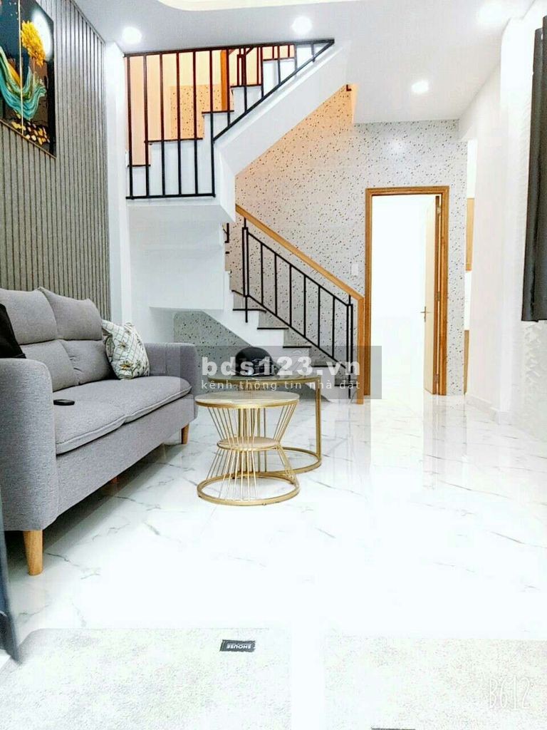 Chính chủ bán nhà ngay chợ Phạm Thế Hiển có sổ hồng riêng