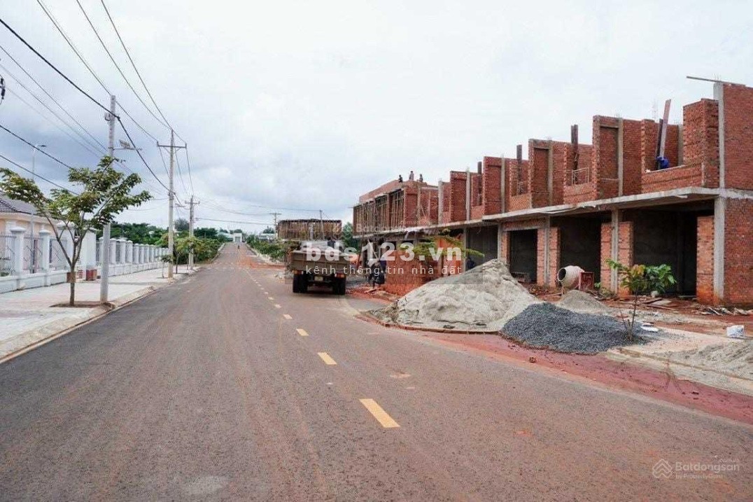 450 triệu/nền 100m2 full thổ cư sổ riêng sẵn ngay trung tâm hành chính UBND Bình Phước - 0906405637