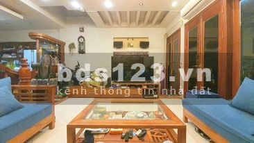 Bán nhà đẹp hiếm có 3 mặt thoáng, Ngã Tư Sở, DT 40m², giá chỉ 3,2 tỷ LH 0978370468