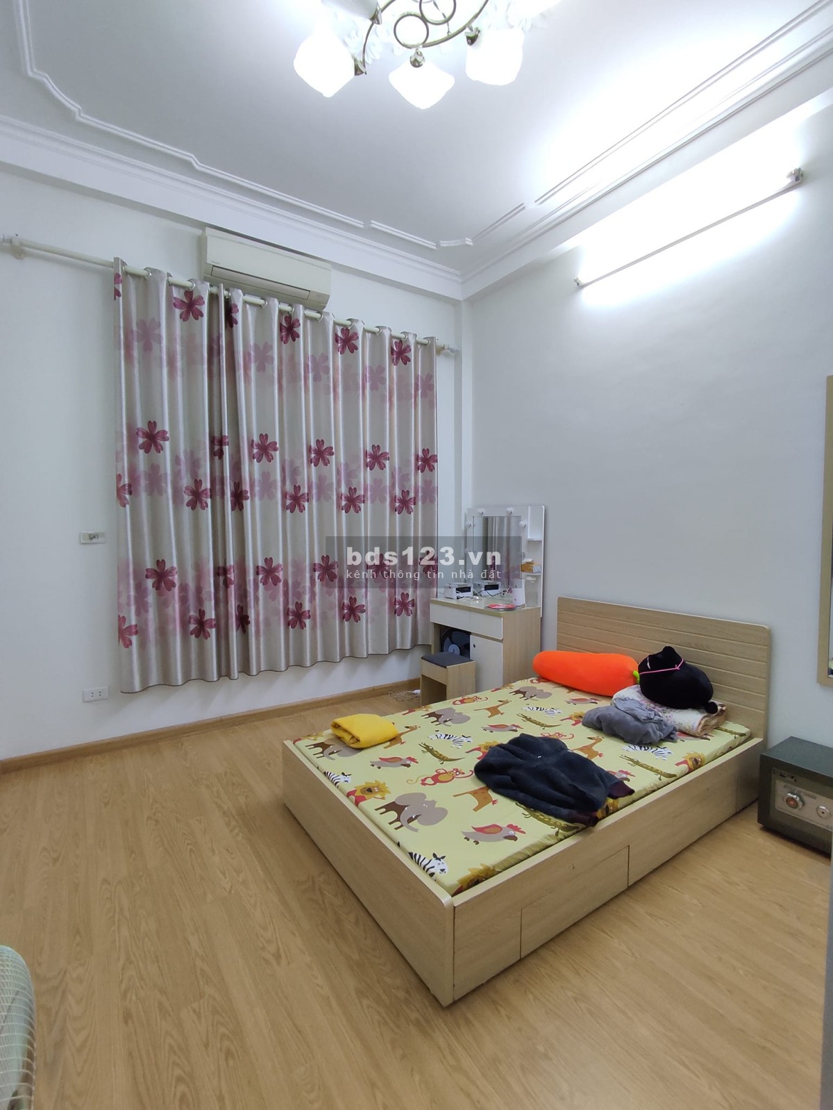 Cần bán nhà Trần Đại Nghĩa, DTSD 40m² x 5 tầng, kinh doanh hơn 4 tỷ