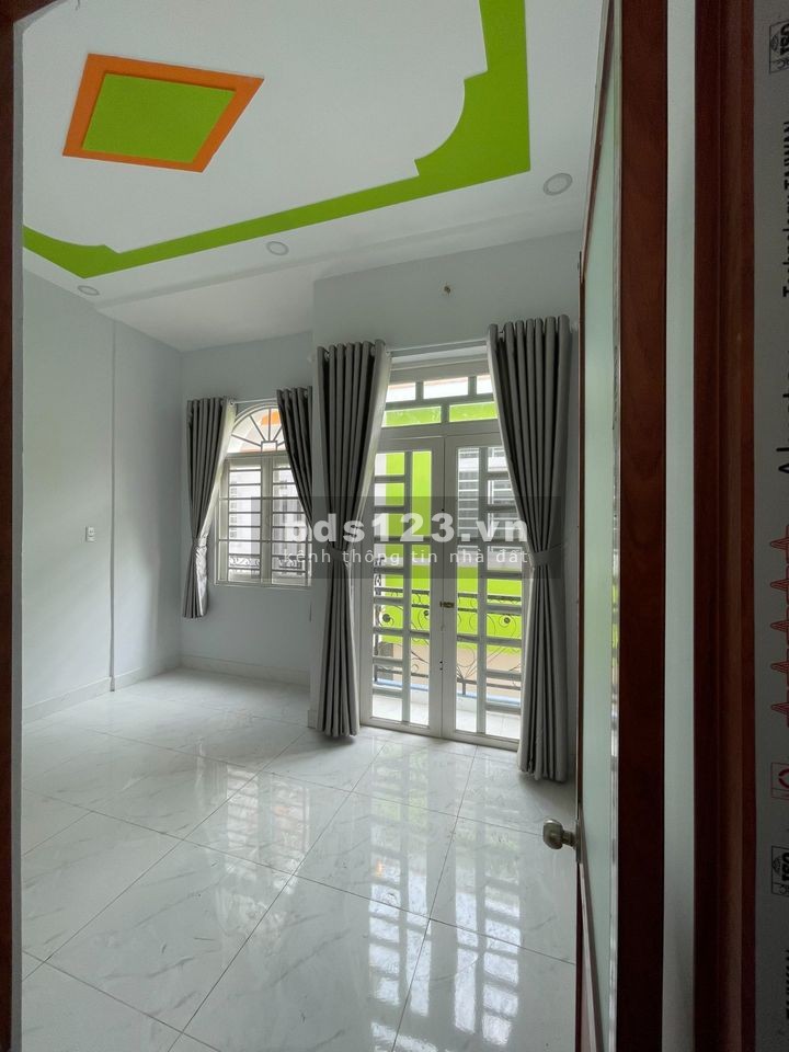 Tìm chủ mưới cho căn nhà đường Bùi Minh Trực giá mềm, an ninh