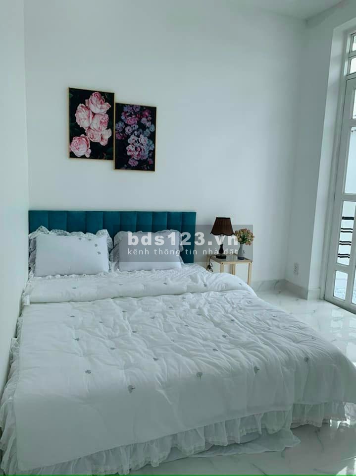 Chính chủ bán nhà ngay chợ Bùi Minh Trực có SHR