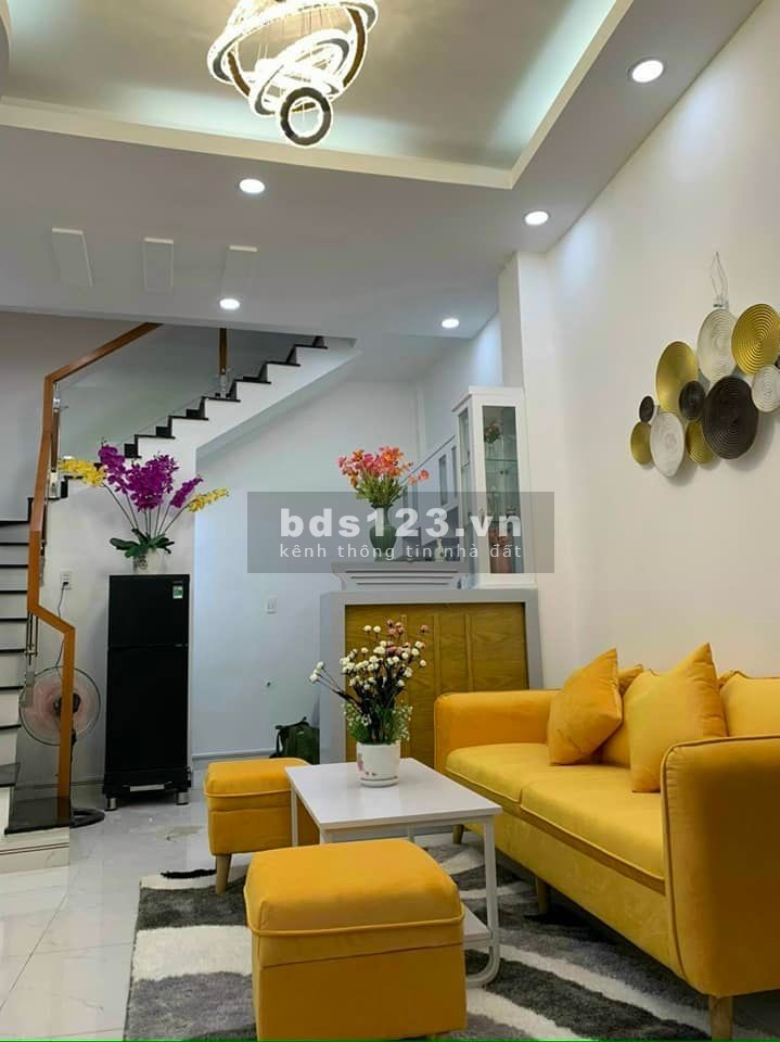 Chính chủ bán nhà ngay chợ Bùi Minh Trực có SHR