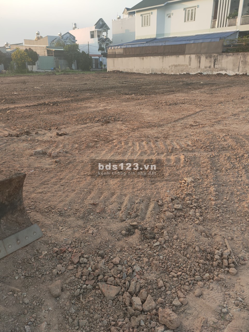 Chính chủ cho thuê đất 1,000m2 thổ cư 500m2, khu dân cư đông