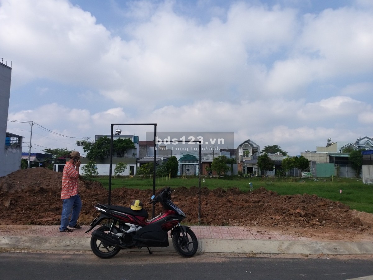 Chính chủ cho thuê đất 1,000m2 thổ cư 500m2, khu dân cư đông