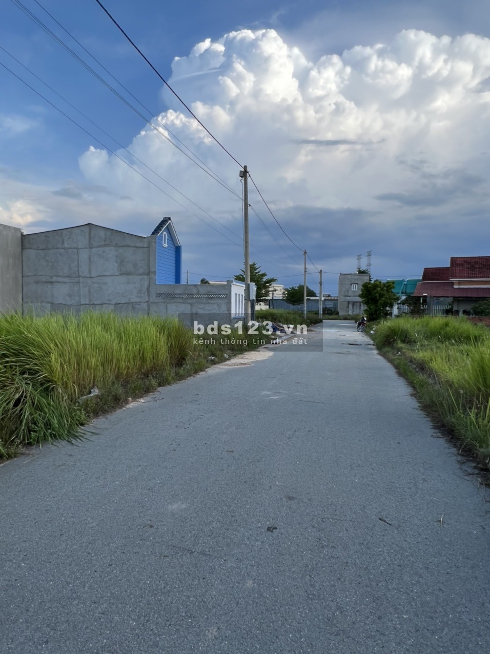 Bán lô đất 74.56m2 gần khu công nghiệp hoàng gia giá 1 tỷ550tr lh: 0906208939