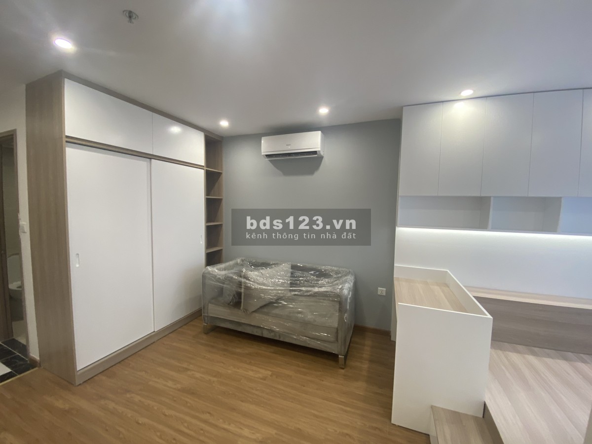 Bán gấp căn studio full nội thất xịn 200tr, sẵn sổ hồng giao dịch được luôn Vinhomes Smart City