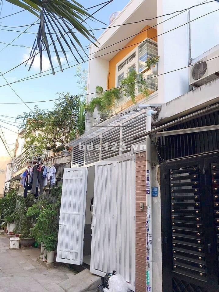 Bán nhà gần UBND Xã Bình Hưng sổ hồng riêng, diện tích 60m²