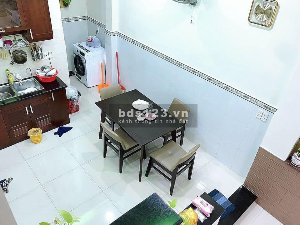 Bán nhà gần UBND Xã Bình Hưng sổ hồng riêng, diện tích 60m²