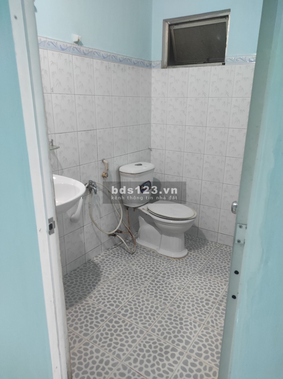 Cho thuê nhà nguyên căn ( mới sửa) 3 tầng + 1 sân thượng, 143m2 quận 6