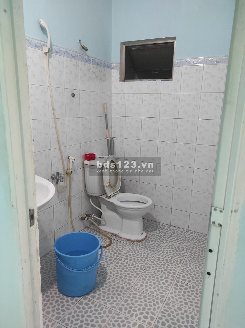 Cho thuê nhà nguyên căn ( mới sửa) 3 tầng + 1 sân thượng, 143m2 quận 6