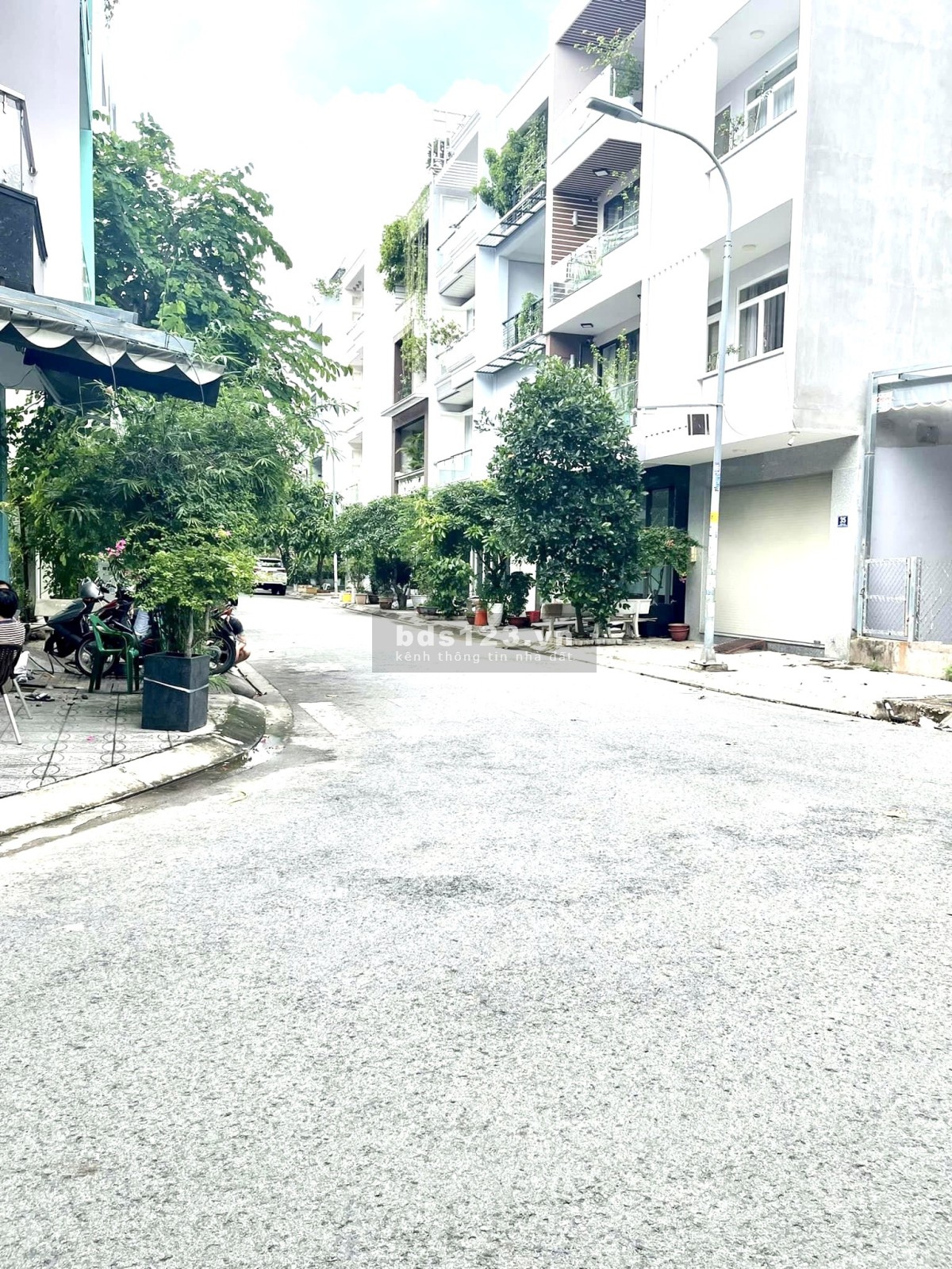 Cần bán gấp nhà mặt tiền đường số 49 Tân Quy, Quận 7, 4 tầng, 6 phòng ngủ, giá nhỉnh 12 Tỷ