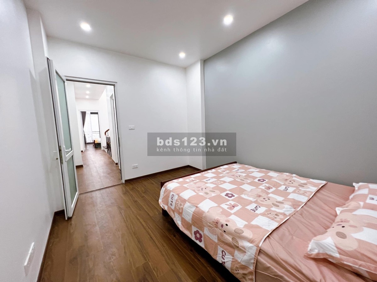 Siêu hiếm nhà Trung Kính mới full nội thất dt 50m2 4 tầng giá 4.9 tỷ