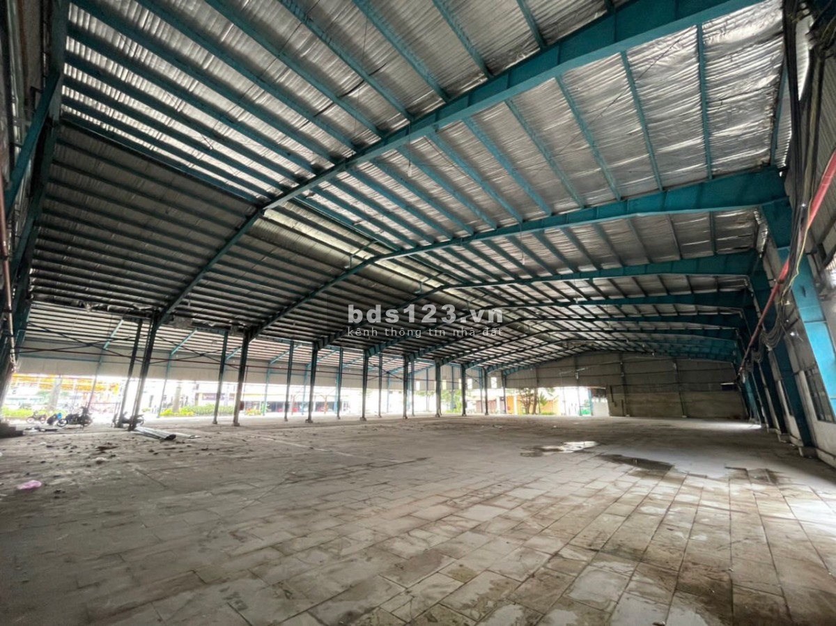 Kho xưởng cho thuê DT 1300m² gần Phạm Văn Đồng, P. Linh Tây, TP Thủ Đức