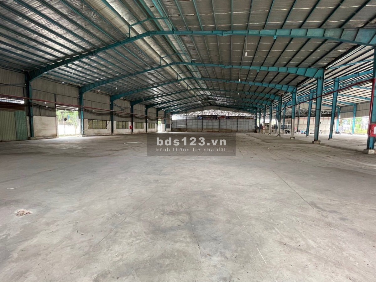 Kho xưởng cho thuê DT 1300m² gần Phạm Văn Đồng, P. Linh Tây, TP Thủ Đức
