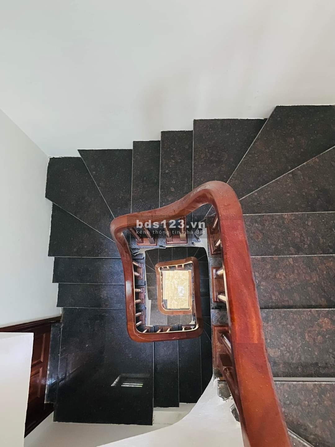 Vạn Phúc (tập thể công ty Len) DT 31m² x 5 tầng 11 mặt tiền, giá 4,5 tỷ, Hà Đông