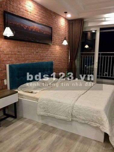 Căn góc 2 MT đường Lãnh Binh Thăng, phường 13, quận 11, giáp quận 10.